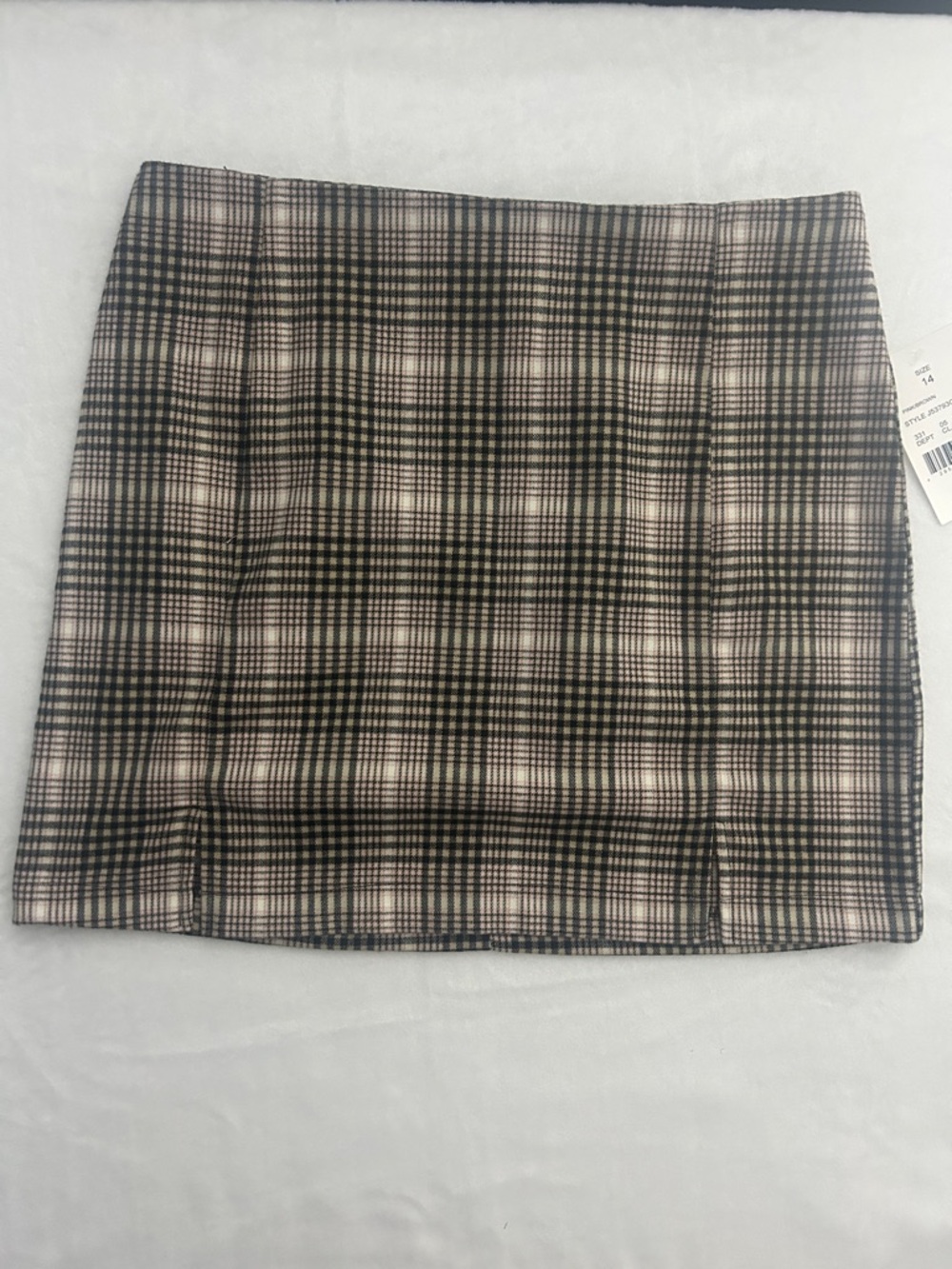 Eyeshadow Plaid Mini Skirt in Black and Cream